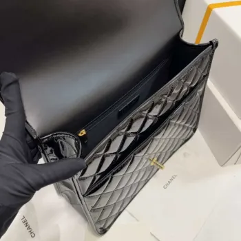 Chanel AS3662 VELKÝ BATOH Lakovaná telecí kůže a zlatý kov Černá