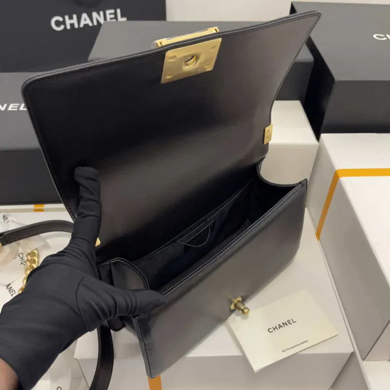 Chanel A67086 Pánská kabelka Černá jehněčí kůže Zlatá