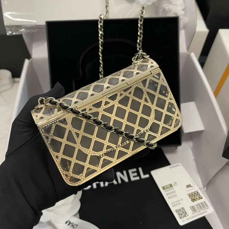 Chanel AS2535 Mini večerní kabelka, zlatý kov a jehněčí kůže