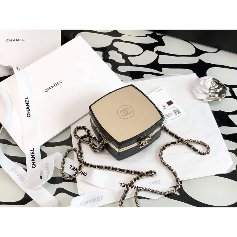 Chanel AP2398 Malá kosmetická taštička Jehněčí kůže Zlatý kov Černá a zlatá