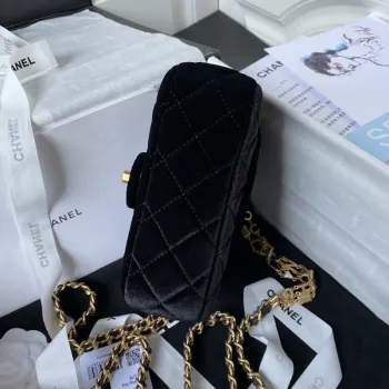 Chanel AS3442 Mini kabelka s klopou, sametová smaltovaná a zlatá kovová, černá