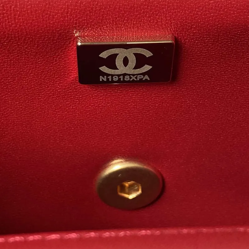 Chanel AS3442 Mini kabelka s klopou, sametová smaltovaná a zlatá kovová, vínově červená