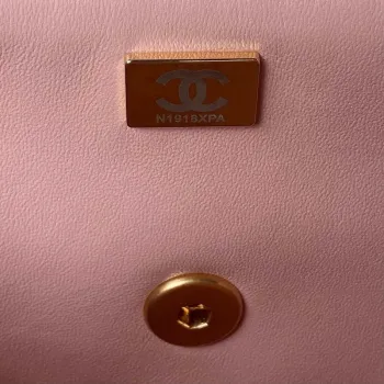 Chanel AS3432 Malá taška s klopou, sametová smaltovaná a zlatá kovová růžová
