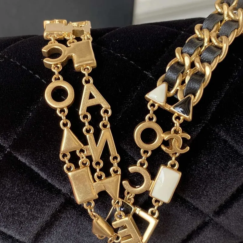 Chanel AS3432 Malá taška s klopou Sametová smaltovaná a zlatá kovová černá