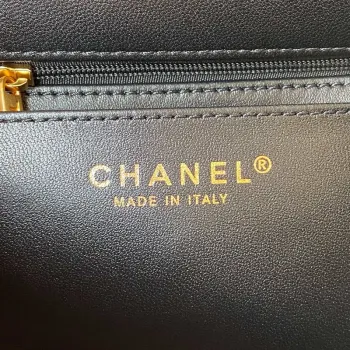 Chanel AS3432 Malá taška s klopou Sametová smaltovaná a zlatá kovová černá