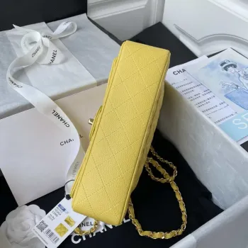 Chanel A01113 Kabelka s klopou Klasická taška Zrnité lesklé telecí kůže Žluté zlato