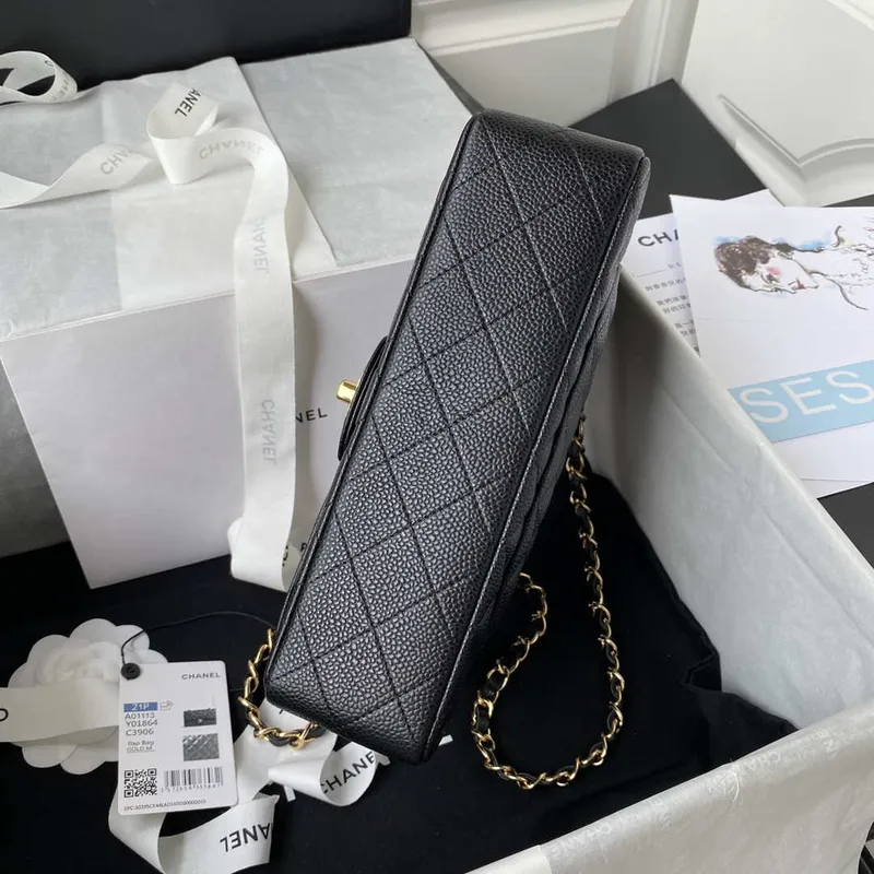 Chanel A01113 Kabelka s klopou Klasická taška Zrnité lesklé telecí kůže Černá Zlatá