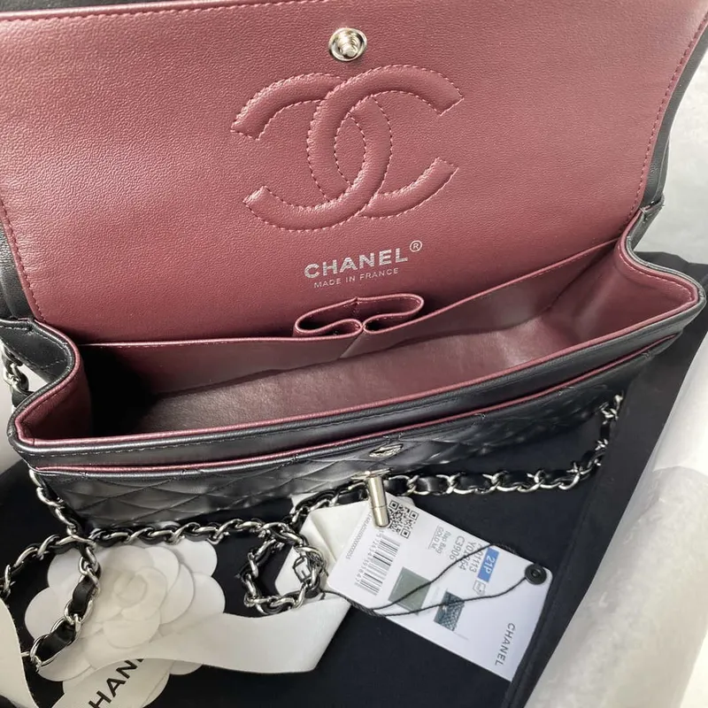 Chanel A01113 Kabelka s klopou Klasická taška Černá jehněčí kůže Stříbrná