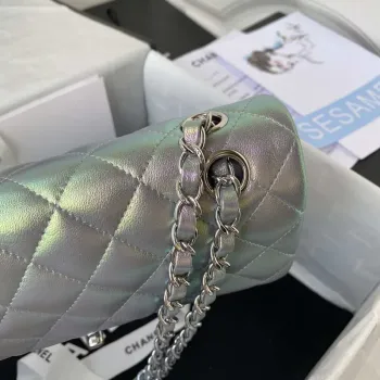 Chanel A01113 Kabelka s klopou Klasická taška Stříbrná jehněčí kůže stříbrná