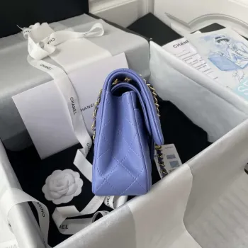 Chanel A01113 Kabelka s klopou Klasická taška Jehněčí kůže Fialová Zlatá