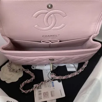 Chanel A01113 Kabelka s klopou Klasická taška Jehněčí kůže Světle růžová Stříbrná