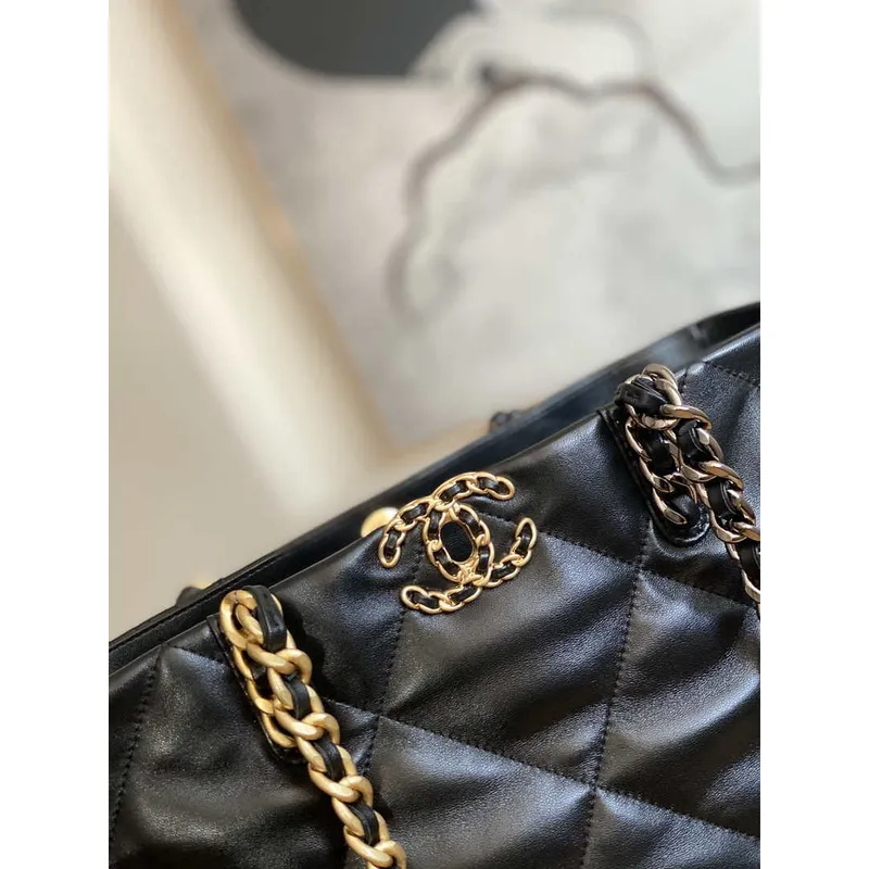 Chanel 19 Nákupní taška Lesklá jehněčí kůže AS3660 Zlatá barva  Stříbrná barva a ruthenium Kov Černá