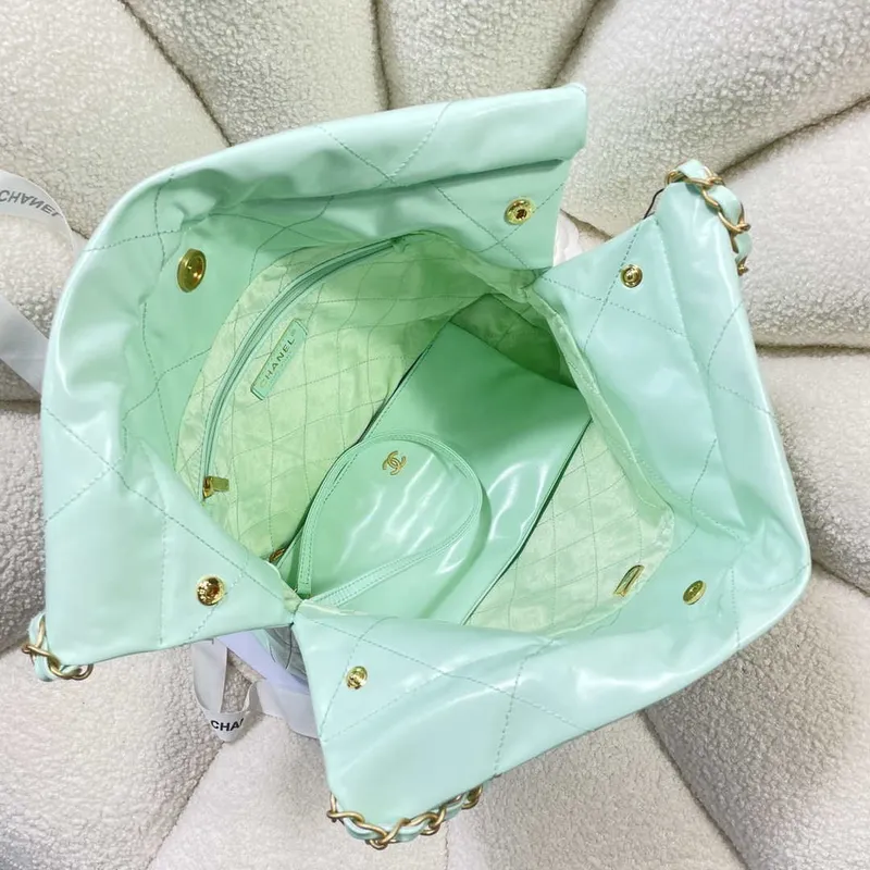 Chanel 22 Malá kabelka Lesklá telecí kůže AS3260 Mátově zelená