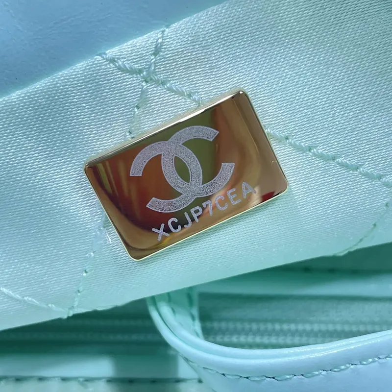 Chanel 22 Kabelka Lesklá telecí kůže AS3261 Mátově zelená