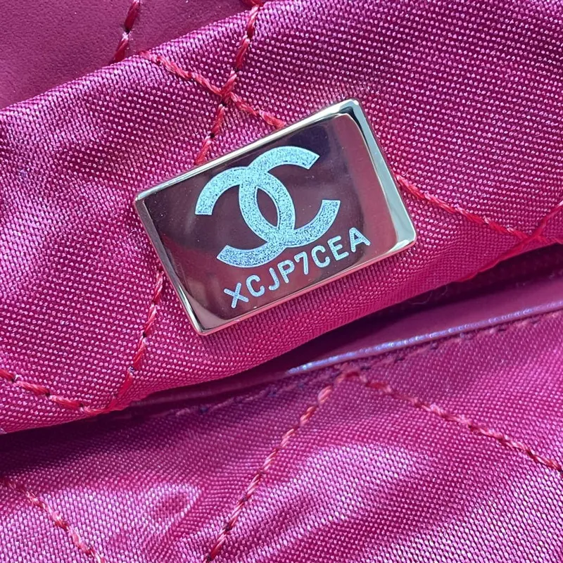 Chanel 22 Kabelka z lesklé telecí kůže AS3261 Červená