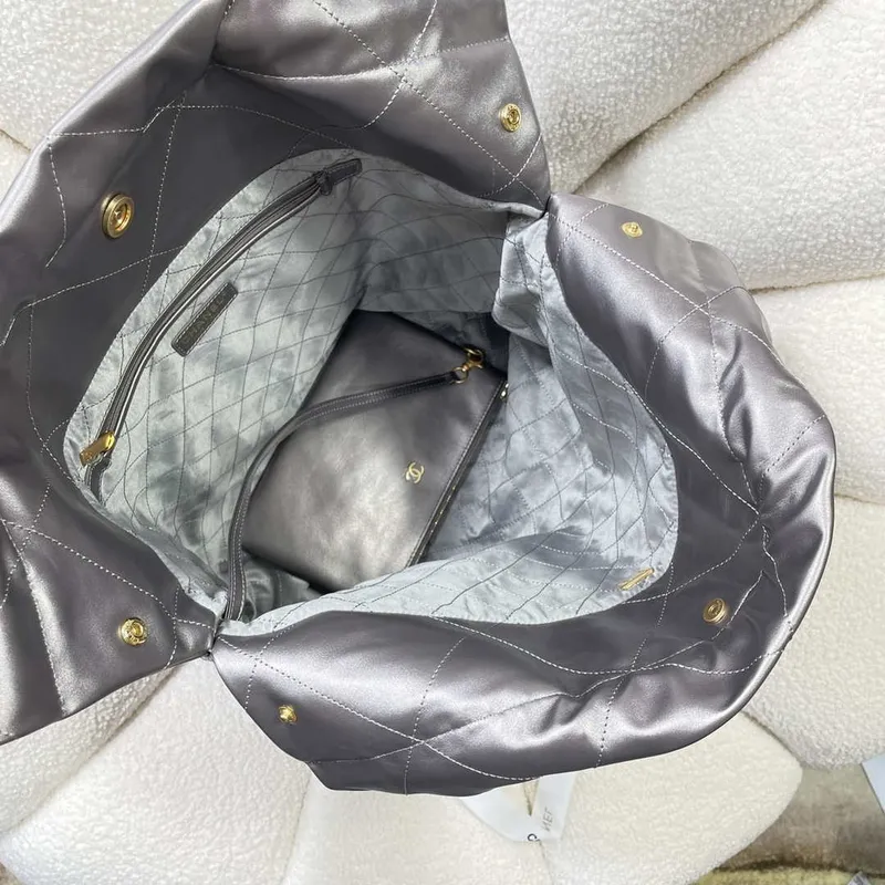 Chanel 22 Velká kabelka Lesklá telecí kůže AS3262 Šedá Stříbrná