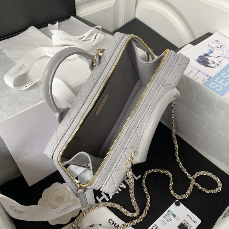 Chanel AS3345 Kosmetická taštička z telecí kůže a zlatého kovu, šedá