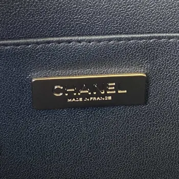 Chanel AS3345 Kosmetická taška z telecí kůže a zlatého kovu, černá