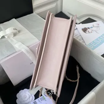 Chanel CC AS2681 Taška s klopou a horním uchem z telecí kůže, světle růžová