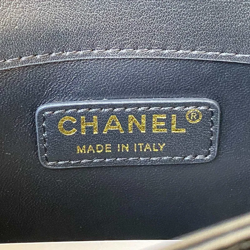 Chanel CC AS2681 Taška s klopou a horním uchem, telecí kůže, černá