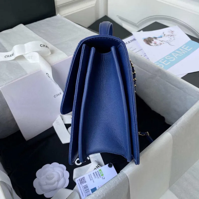 Chanel CC AS2681 Taška s klopou a horním uchem z telecí kůže, modrá