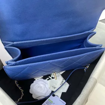 Chanel CC AS2681 Taška s klopou a horním uchem z telecí kůže, modrá