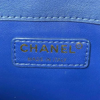 Chanel CC AS2681 Taška s klopou a horním uchem z telecí kůže, modrá