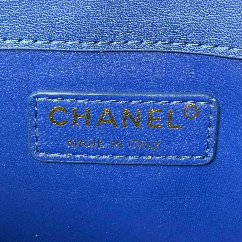 Chanel CC AS2681 Taška s klopou a horním uchem z telecí kůže, modrá
