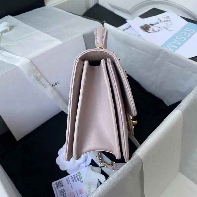 Malá kabelka Chanel s klopou a horním uchem z telecí kůže CC AS2680 světle růžová