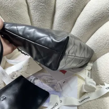 Chanel 22 Malá kabelka Lesklá telecí kůže AS3260 Černá s černým logem