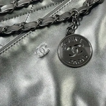 Chanel 22 Malá kabelka Lesklá telecí kůže AS3260 Černá s černým logem