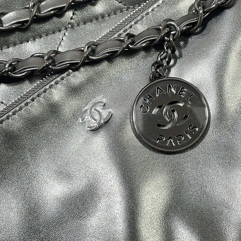 Chanel 22 Malá kabelka Lesklá telecí kůže AS3260 Černá s černým logem