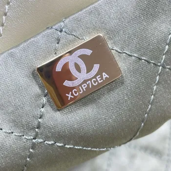 Chanel 22 Velká kabelka Lesklá telecí kůže AS3262 Světle zelená