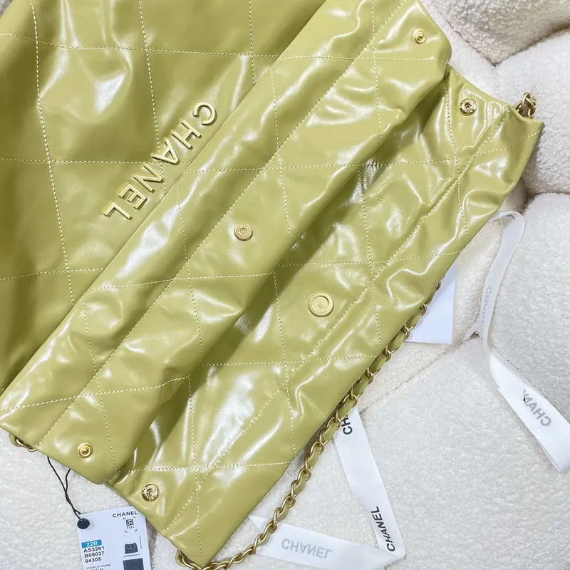 Chanel 22 Kabelka Lesklá telecí kůže AS3261 Světle zelená