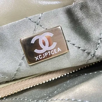 Chanel 22 Malá kabelka Lesklá telecí kůže AS3260 Světle zelená