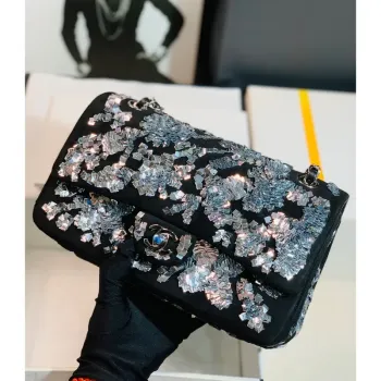 Chanel A01112 Klasická kabelka s výšivkou z jehněčí kůže ve zlaté barvě