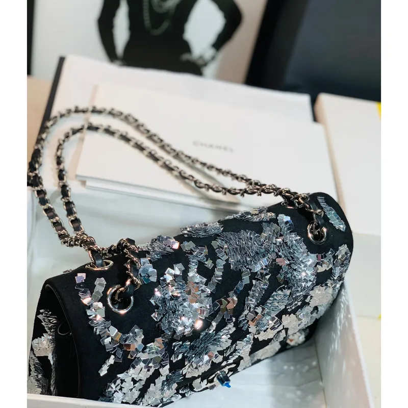 Chanel A01112 Klasická kabelka s výšivkou z jehněčí kůže ve zlaté barvě