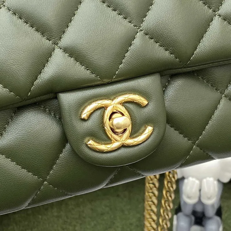 Chanel AS3609 Kabelka s klopou Jehněčí kůže Jehněčí kůže a zlatý kov Zelená