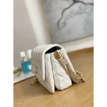 Chanel AS3378 MINI taška s klopou z jehněčí kůže, bílá