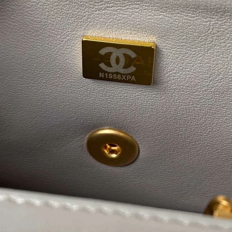 Chanel AS2431 Mini flap Šedá taška z jehněčí kůže s horním uchem Zlatá