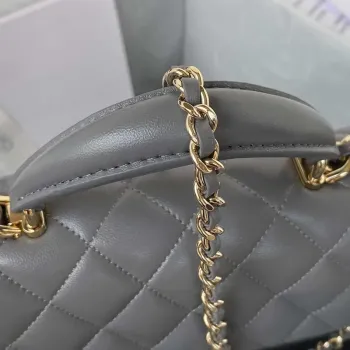 Chanel AS2431 Mini klopová taška z jehněčí kůže s horním uchem Světle zlatá Tmavě šedá