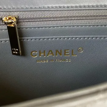 Chanel AS2431 Mini klopová taška z jehněčí kůže s horním uchem Světle zlatá Tmavě šedá