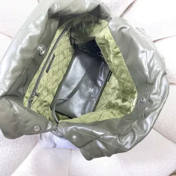 Chanel 22 Kabelka Lesklá telecí kůže AS3261 Tmavě zelená