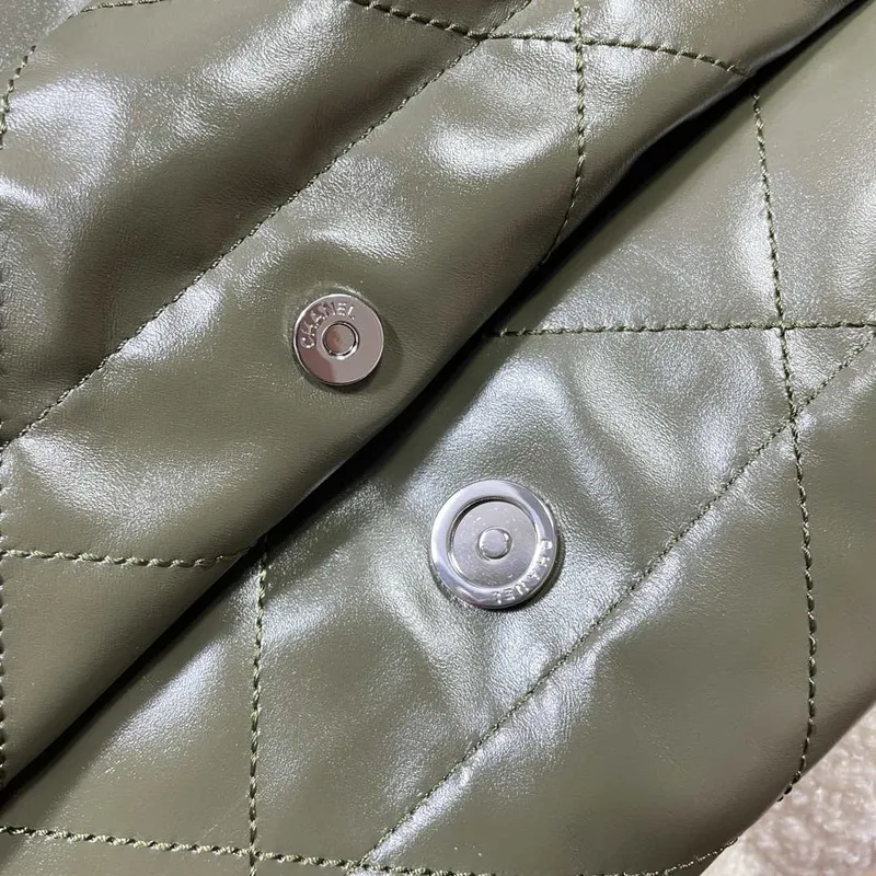 Chanel 22 Kabelka Lesklá telecí kůže AS3261 Tmavě zelená