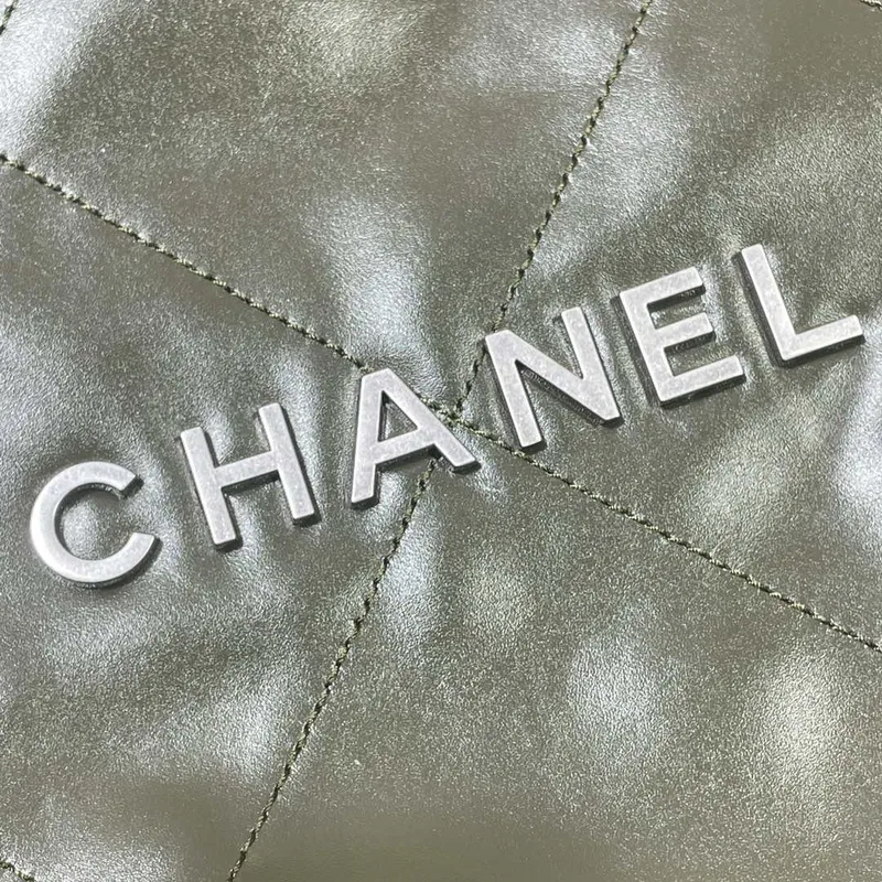 Chanel 22 Malá kabelka Lesklá telecí kůže AS3260 Tmavě zelená