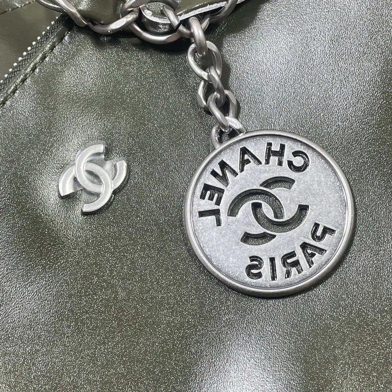 Chanel 22 Malá kabelka Lesklá telecí kůže AS3260 Tmavě zelená