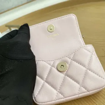 Chanel A81181 22 Jaro/Léto Perlový řetízkový batoh na opasek růžový