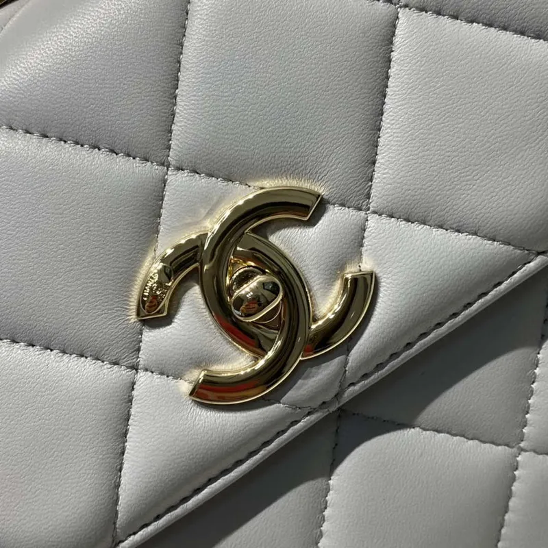 Chanel A92236 Taška s klopou a horním uchem, jehněčí kůže a zlatý kov, šedá