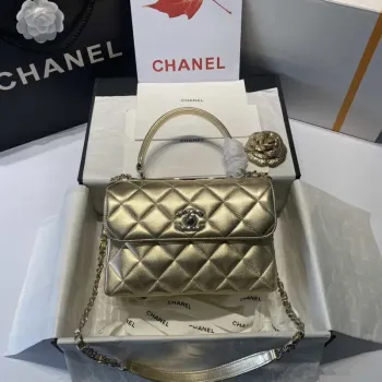 Chanel A92236 Kabelka s klopou a horním uchem, jehněčí kůže a zlatý kov