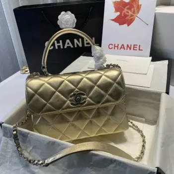 Chanel A92236 Kabelka s klopou a horním uchem, jehněčí kůže a zlatý kov